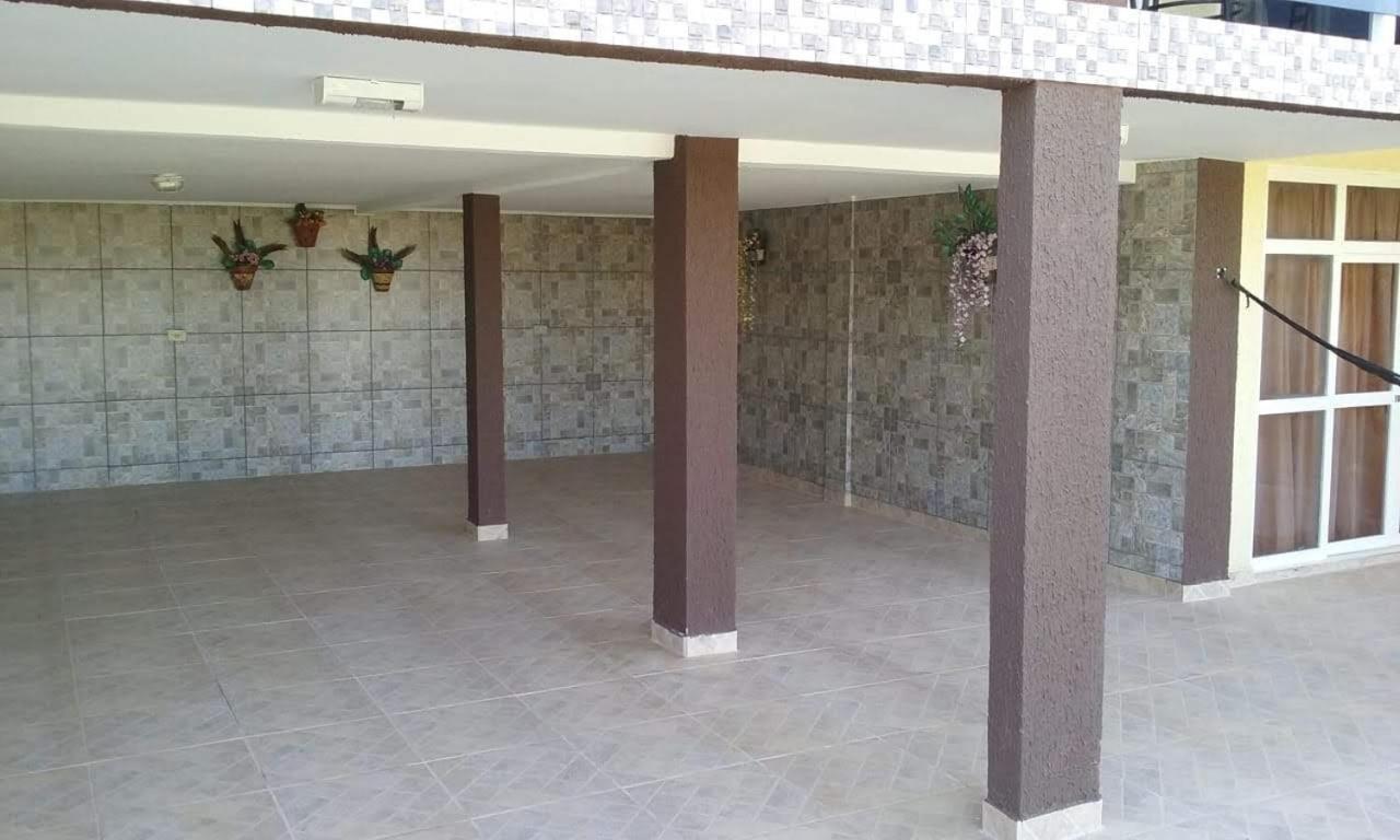 Sobrado Frente P/Lago Com Piscina Aquecida Caldas Novas Esterno foto